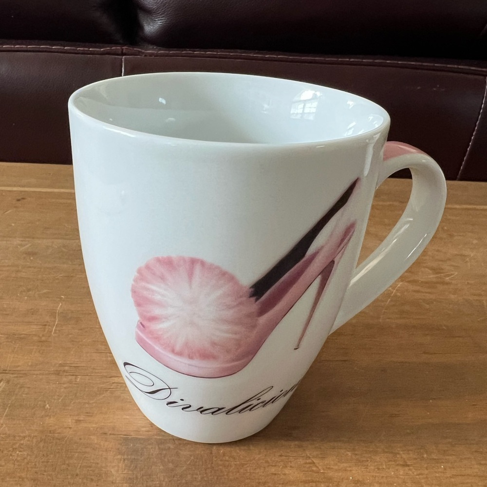 Divalicious Mug Art in Motion Marco Fabiano coffee mug. Perfect condition.